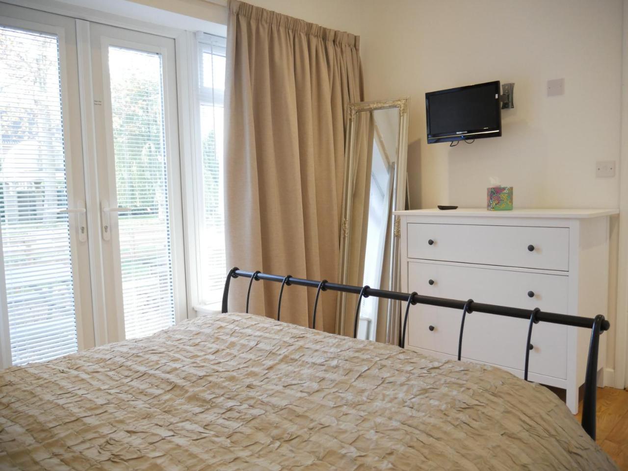 Glendower Guest Apartments Dereham Exterior photo