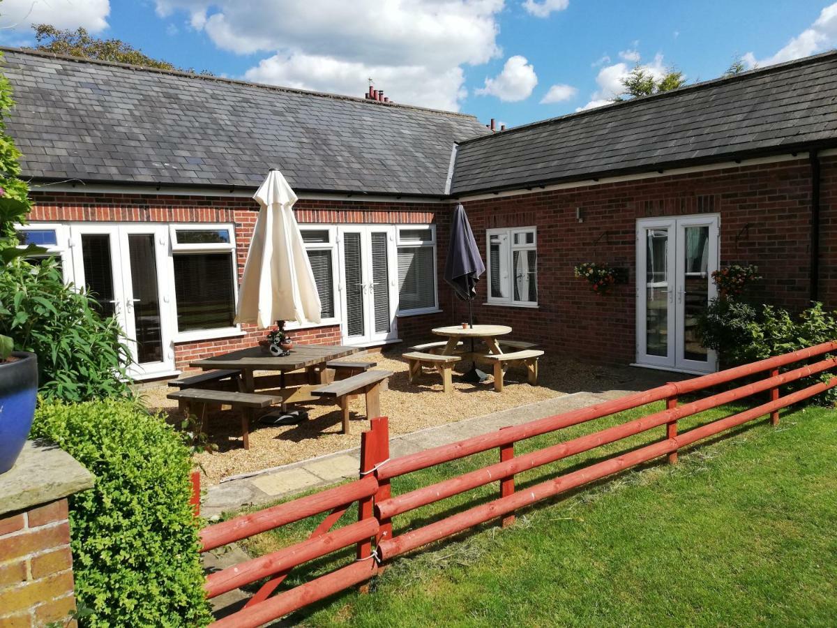 Glendower Guest Apartments Dereham Exterior photo